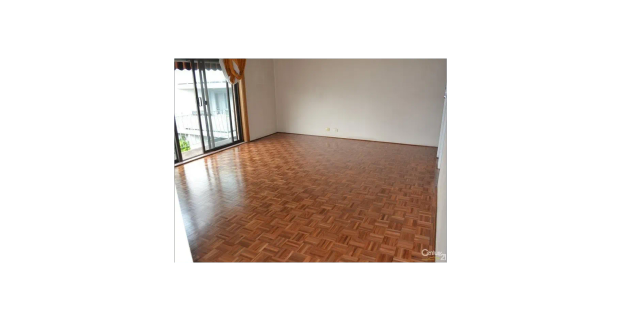 Top floor, quiet rear of block - Photo 1