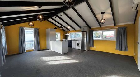 Modern two bedroom townhouse in Linwood! - Photo 3