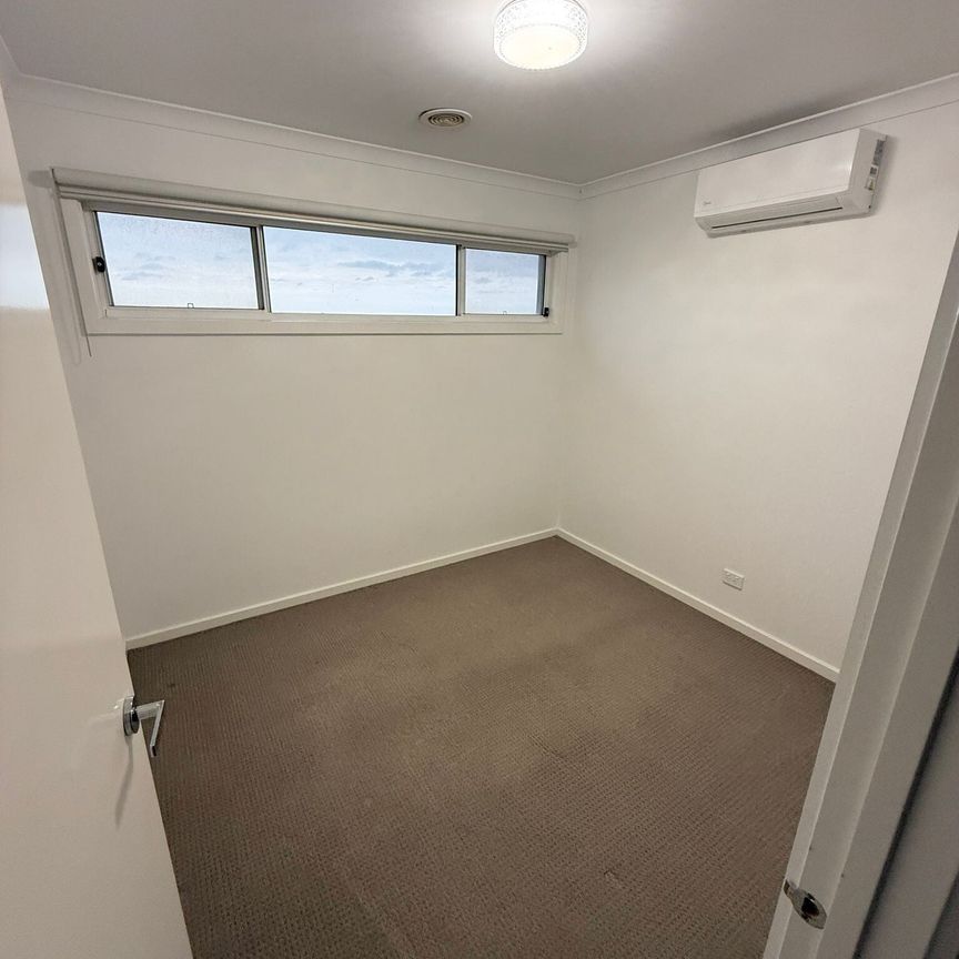 Greenvale - Photo 1