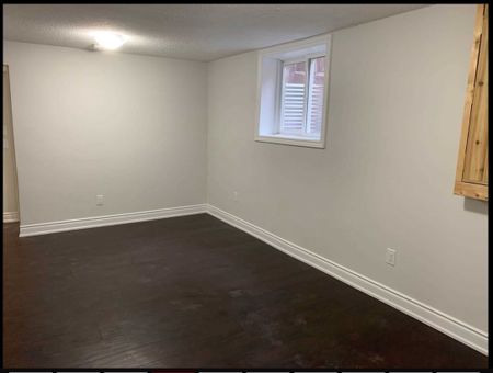 For Lease - 1540 Manorbrook Crt. N/A Unit# 3BR Legal Basement, Mississauga, Ontario - Photo 4