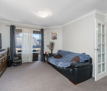 Spacious Family Living in a Quiet Cul-de-Sac - Photo 1