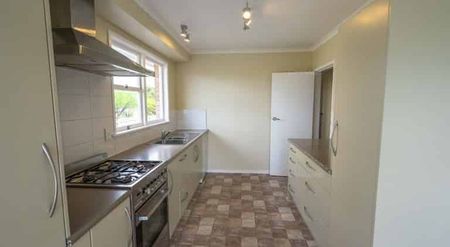 Great family home close to the beach - Photo 3