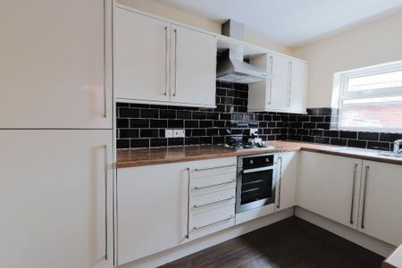 5 bedroom terraced house to rent - Photo 2
