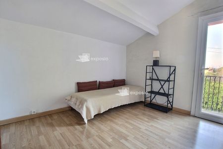 À LOUER – T3 MEUBLÉ DANS VILLA AVEC TERRASSE ET PARKING - Photo 4