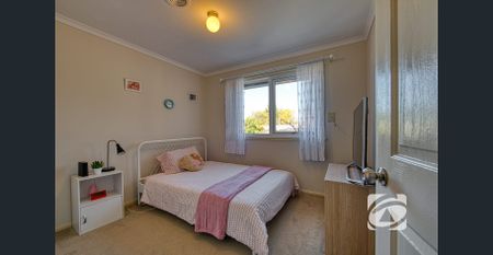 GARDEN PARADISE! - Photo 5