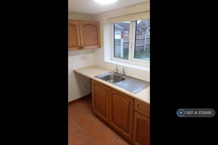 2 bedroom detached house to rent - Photo 3