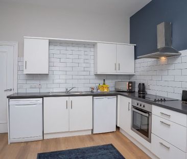 110 Wellesley Avenue, Apt A, Belfast BT9 6DH - Photo 5