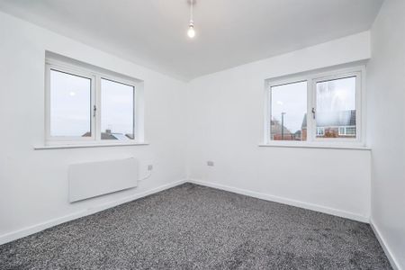 3 bedroom end of terrace house to rent - Photo 4