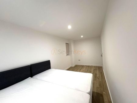 3 bedroom semi-detached house to rent - Photo 4