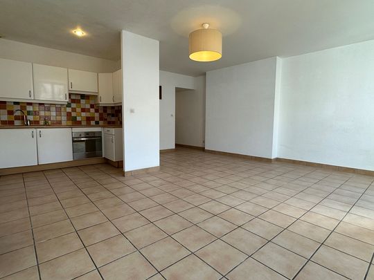Location Appartement 3 pièces 63m² VILLEFRANCHE SUR SAONE 69400 - Photo 1
