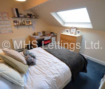 4 Bedroom Mid Terraced House for rent in Grimthorpe Street - Photo 2