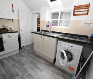 4 bedroom apartment to rent - Photo 5