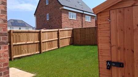 2 bedroom semi-detached house to rent - Photo 2