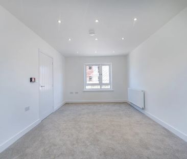 3 bedroom end of terrace house to rent - Photo 5