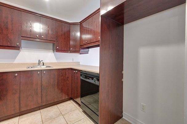 Appartement à louer - Laval (Chomedey) (Autres) - Photo 1