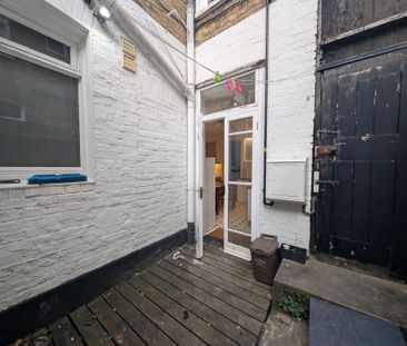 1 bedroom flat to rent - Photo 6