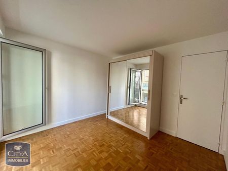 Location Appartement 3 pièces 71m² PARIS 15ème - Photo 3
