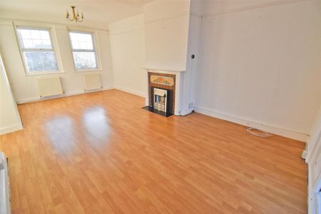 5 bedroom detached house to rent - Photo 3