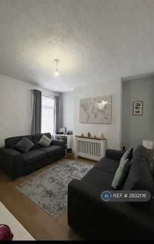3 bedroom terraced house to rent - Photo 5