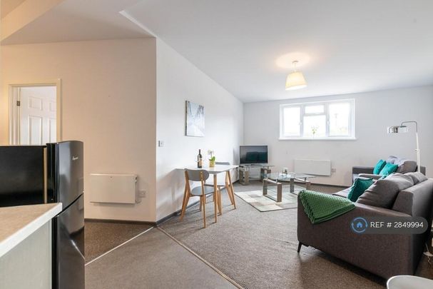 2 bedroom flat to rent - Photo 1