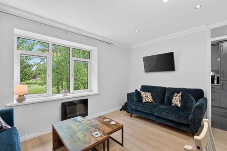 8 Kings Court, Upper Lisburn Road, Belfast, BT10 0AF - Photo 2