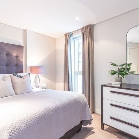 3 bedroom house with 1 reception and 2 bathrooms in Hyde Park, W2 - Photo 1