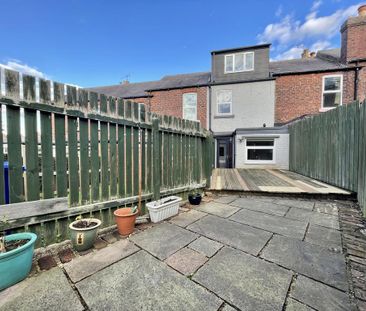 3 bedroom terraced house to rent - Photo 1