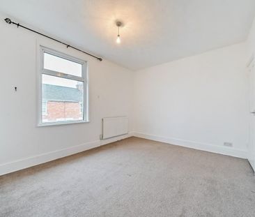 2 bedroom House To Let - Photo 2