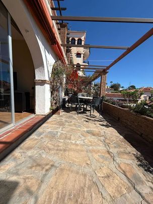 Alquiler de piso en Calle Olmos - Photo 1