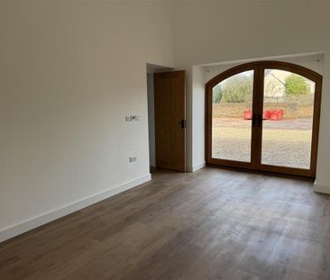 2 bedroom detached house to rent - Photo 2