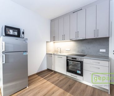 Pronájem bytu 1+kk a garsoniéry 34 m² - Photo 2