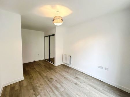 One-Bedroom Apartment - Photo 5