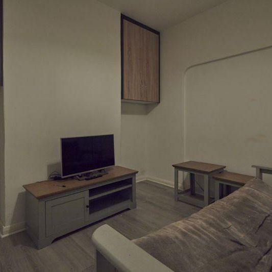 4 bedroom terraced house to rent - Photo 1