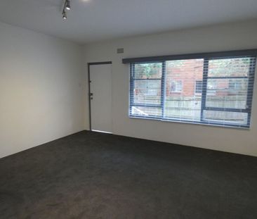 Light-Filled Ground Floor Apartment in Prime Ashfield Location - Photo 1