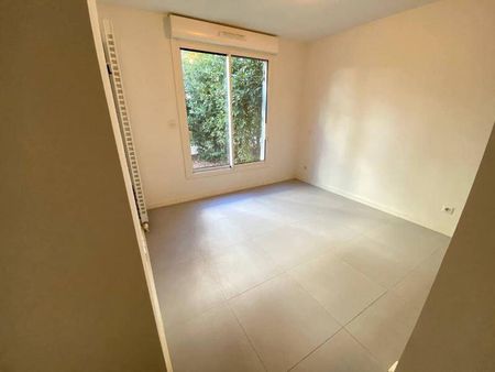 Location appartement récent 2 pièces 47 m² à Montpellier (34000) - Photo 2