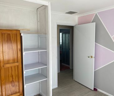 "Not quite Palm Springs, but definitely time travelled, with it's o... - Photo 3