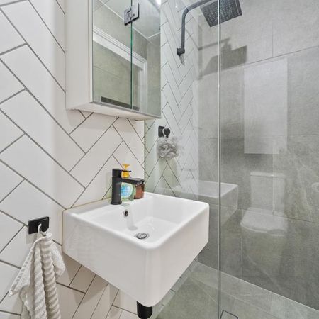 Quiet Cul-de-Sac Location & Feature-Packed Family Home - Photo 4