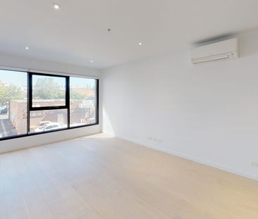 Chic Living in a Prime Location - Photo 1