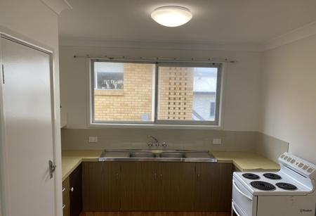 Light-Filled One-Bedroom Apartment in Prime Currumbin Location - Photo 3