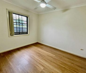 Neat & Tidy Two Bedroom Villa - Photo 6