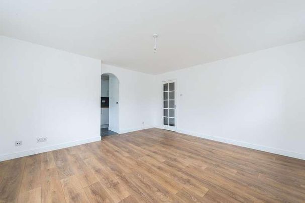 Samuel Close, Burbage House, SE14 - Photo 1