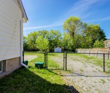 For Lease - 49 Sunset Beach Road, Richmond Hill, Ontario - Photo 2