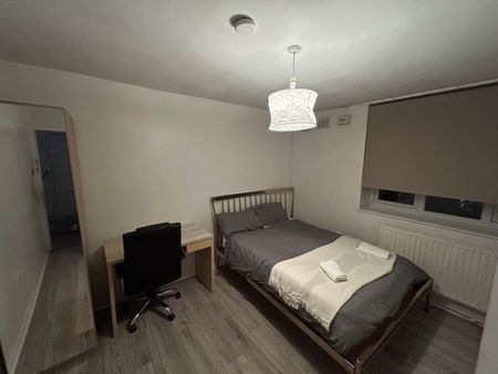 4 Bed Flat, Pearson St, E2 - Photo 3