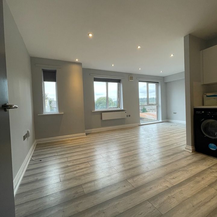 1 Bed Flat, Cuthbert Bank Road, S6 - Photo 1