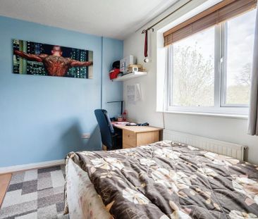 4 bedroom detached house to rent - Photo 4