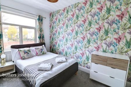 5 bedroom end of terrace house to rent - Photo 3