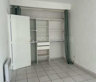 T2- RUE FERRARI - Photo 1