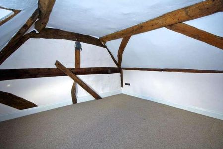 Club Cottage, Market Square, Newent, Gloucestershire, GL18 - Photo 3