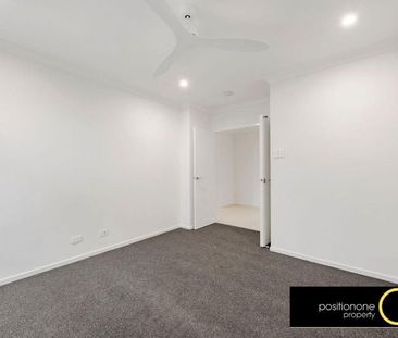 Brand New Family Home with a huge floorplan of 246m2! Only 1.5Km to... - Photo 4