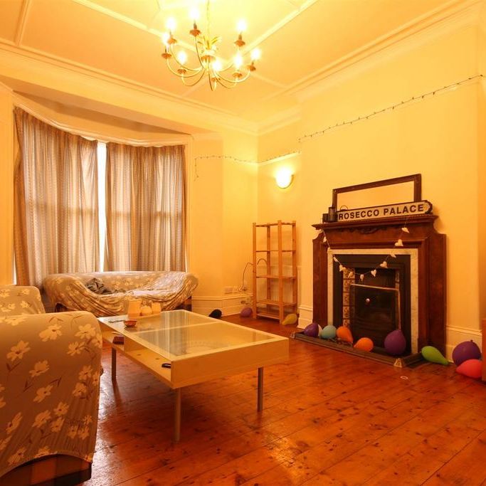 5 bedroom maisonette to rent - Photo 1